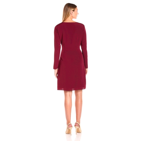Lark & Ro Deep Red Long Sleeve Dress NWOT Keyhole Twist Knee length Classy - Picture 10 of 10